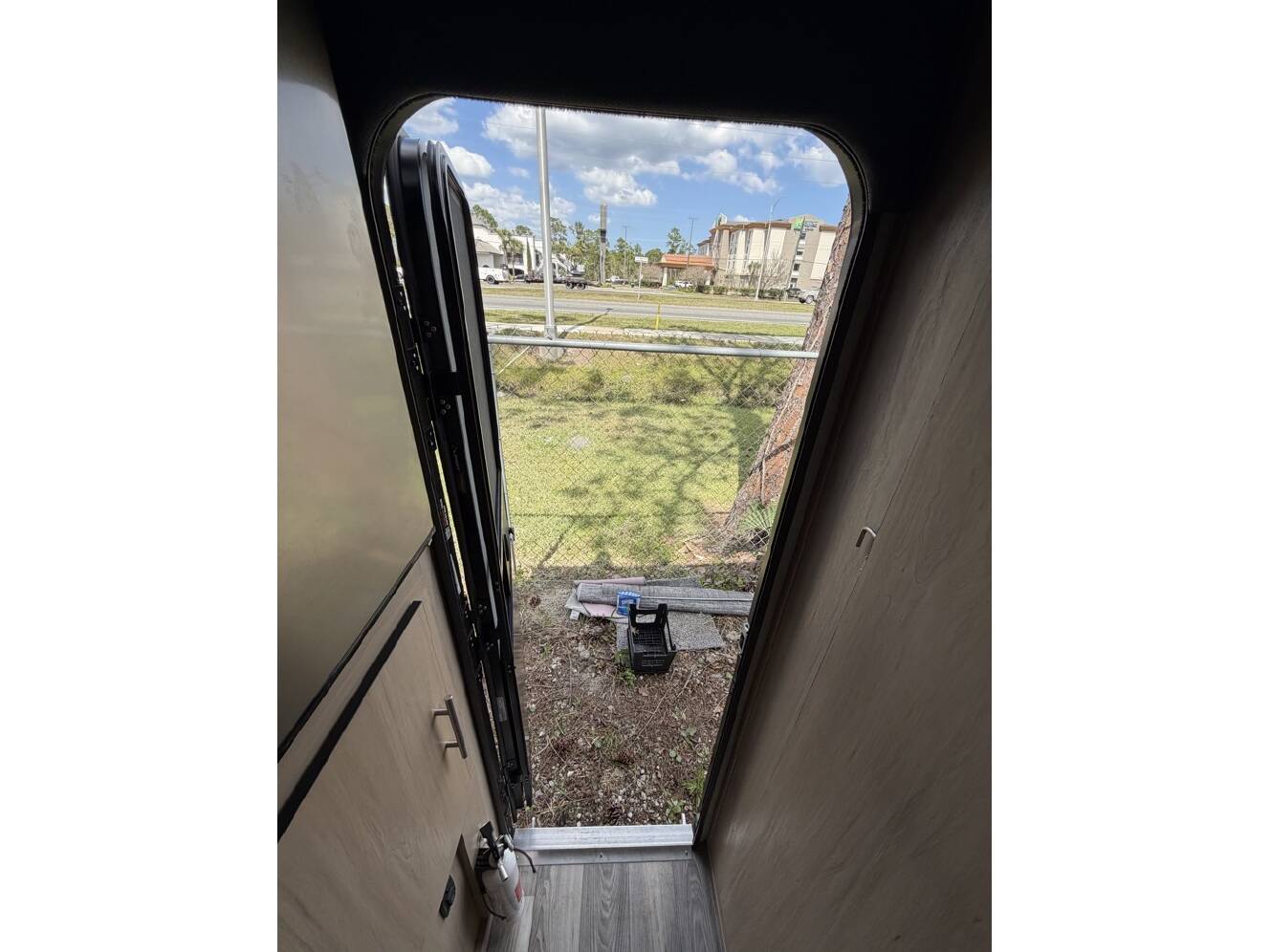 A photo of this 2025 Travel Lite TRAVEL LITE 900U