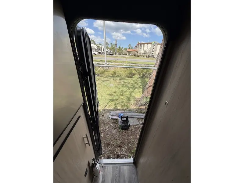 2025 TRAVEL LITE TRAVEL LITE 900U