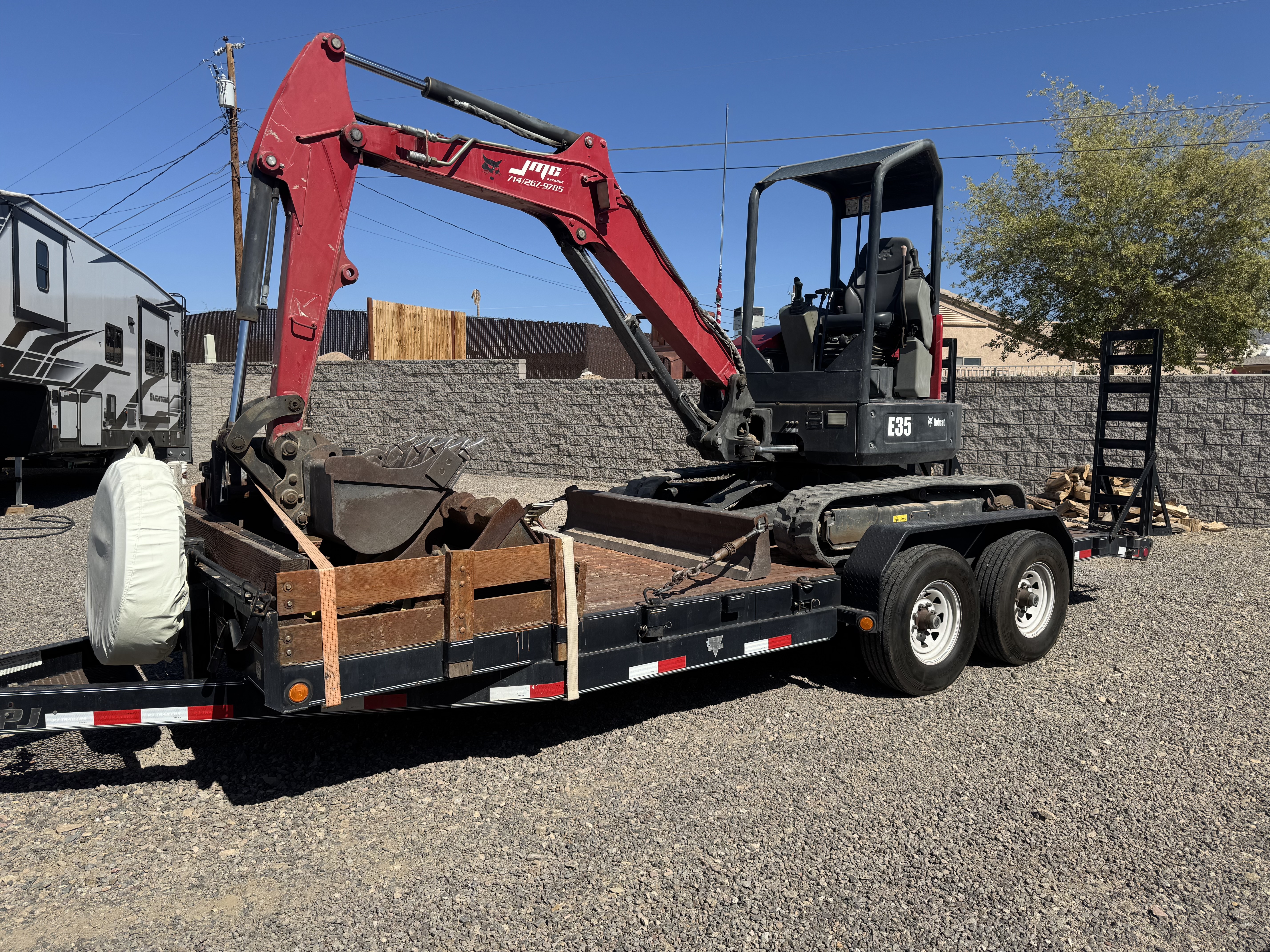 2011 BOBCAT E-35 in Lake Havasu City, AZ