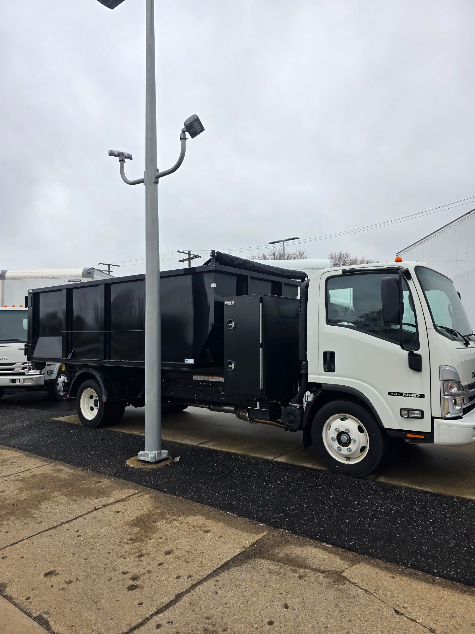 2025 ISUZU NRR in Center Line, MI