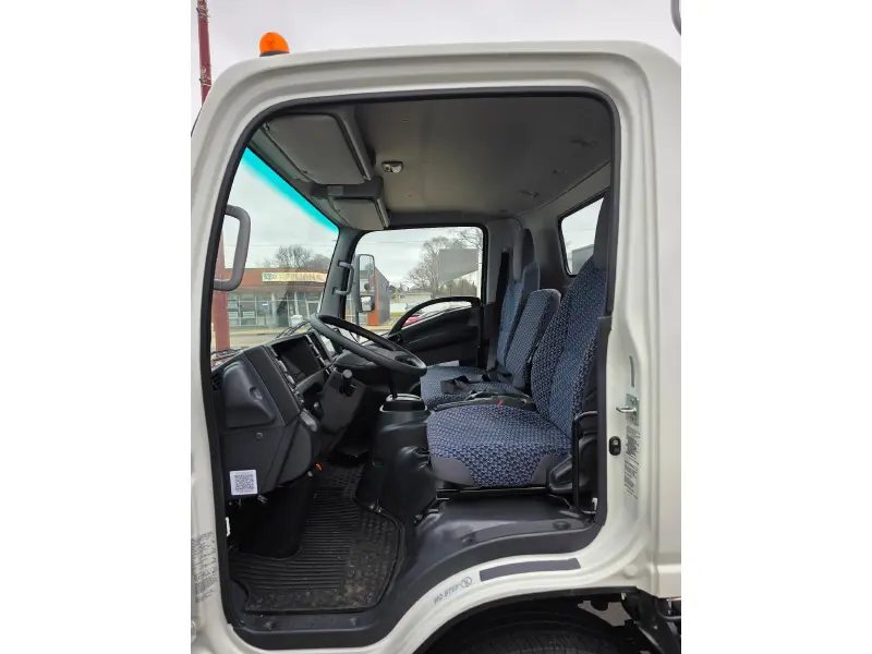 2025 ISUZU NRR
