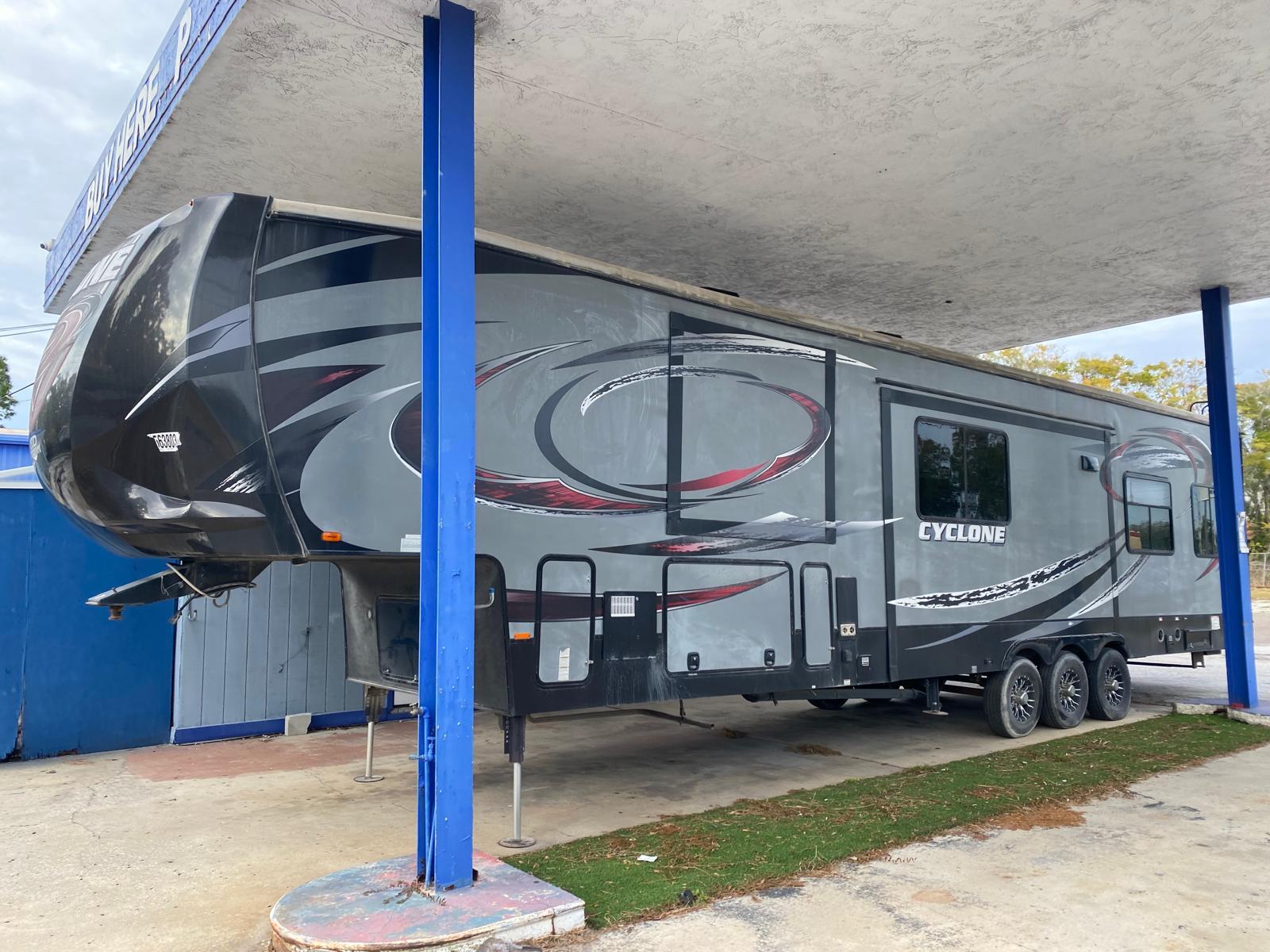 2016 Heartland CYCLONE 4200 RV
