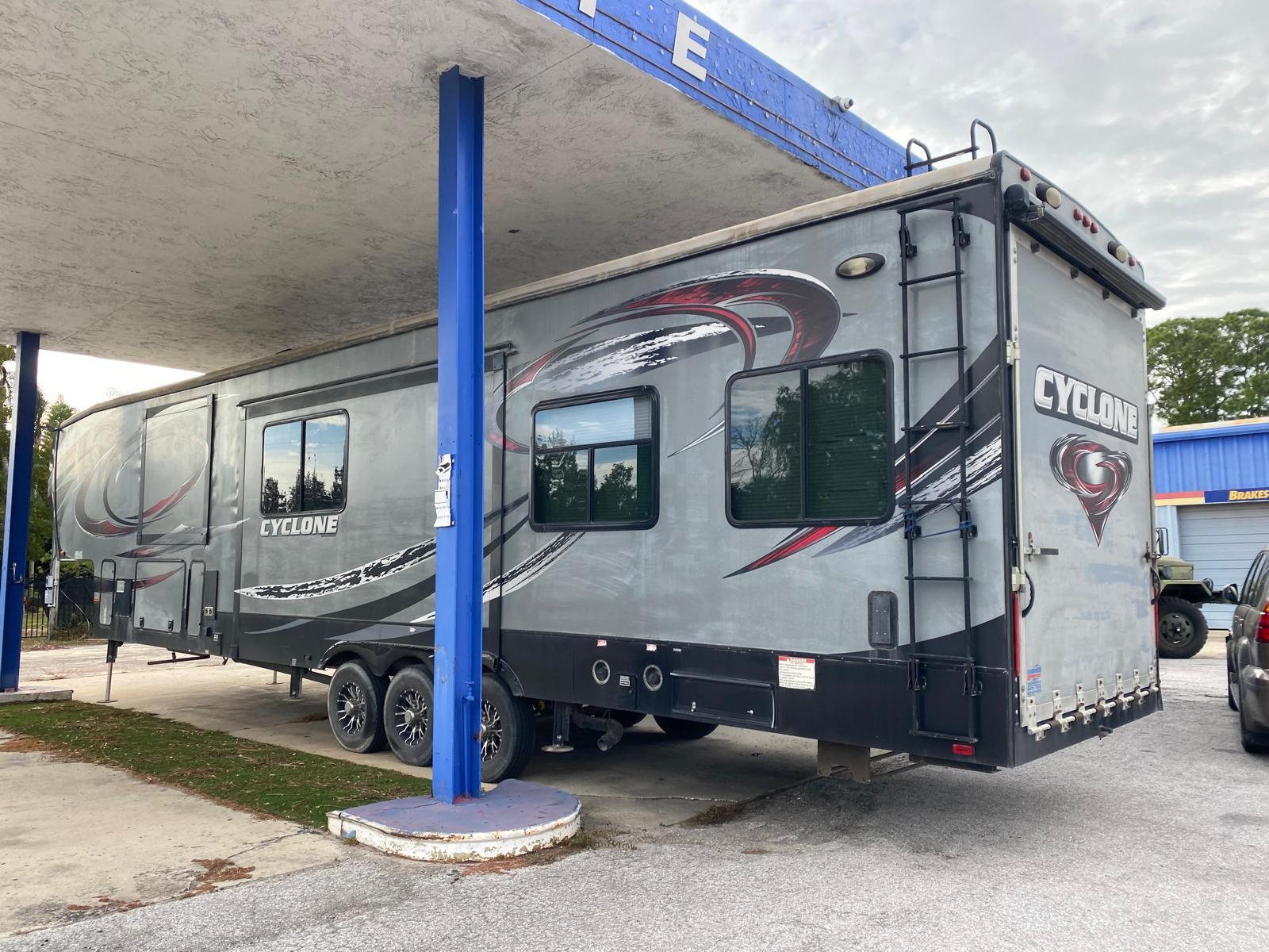2016 Heartland CYCLONE 4200 in largo FL