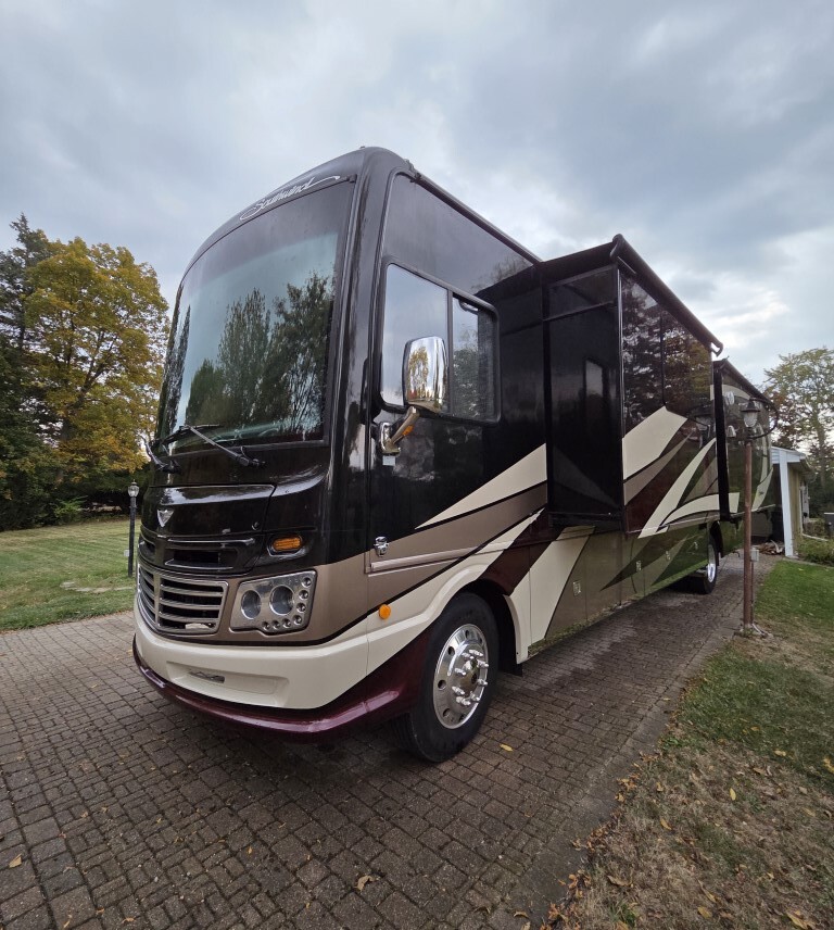 2019 Fleetwood SOUTHWIND 36P in plymouth MI