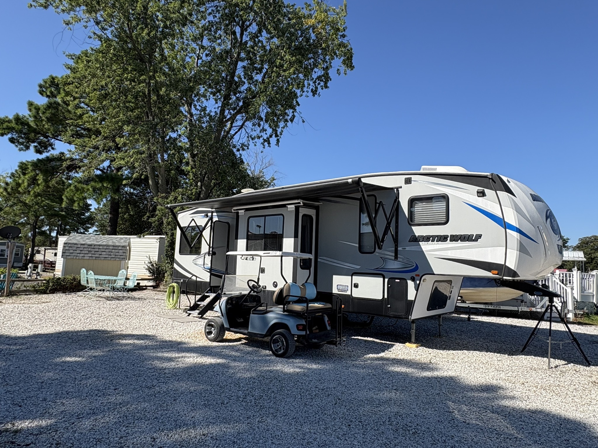 2019 Forest River CHEROKEE ARCTIC WOLF 305ML6 RV