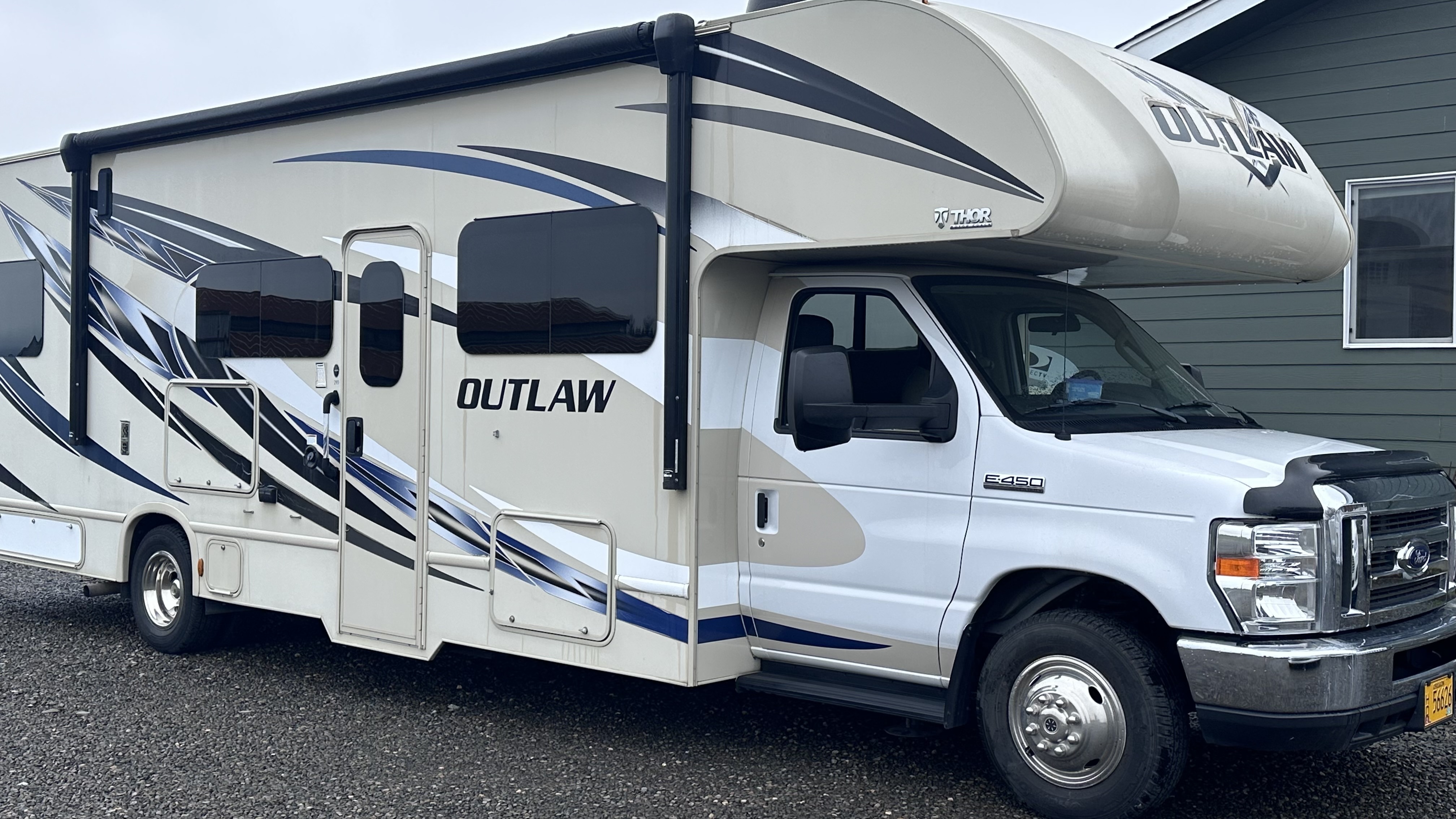 2020 Thor Motor Coach OUTLAW 29J in turner OR