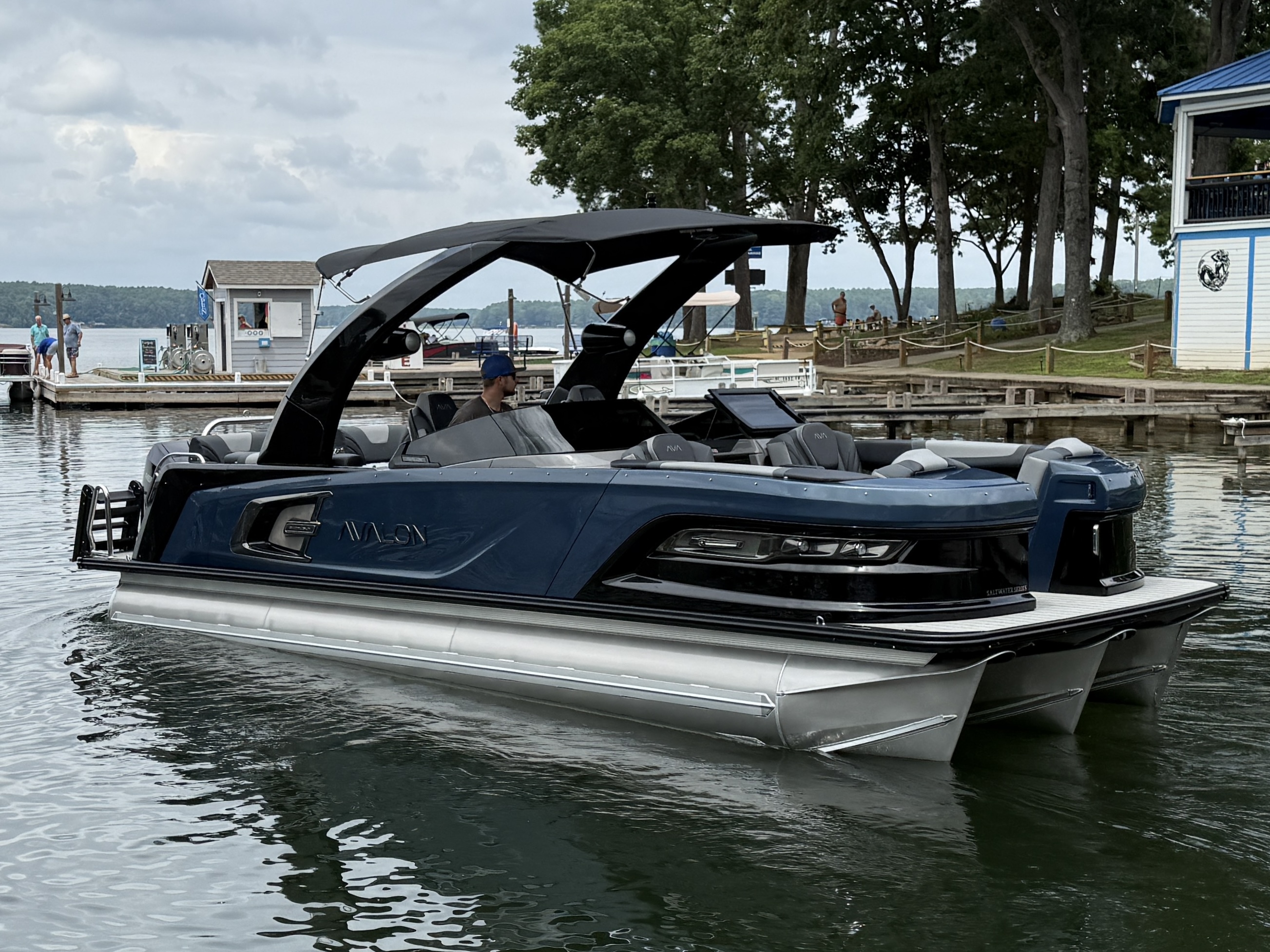 2027 Avalon 2585 27-3 Excalibur QLSW in littleton NC