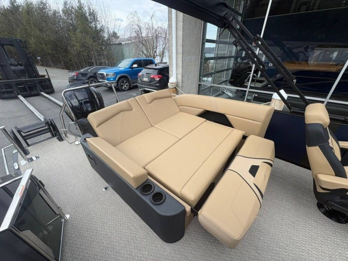 A photo of this 2026 Evotti 723CS