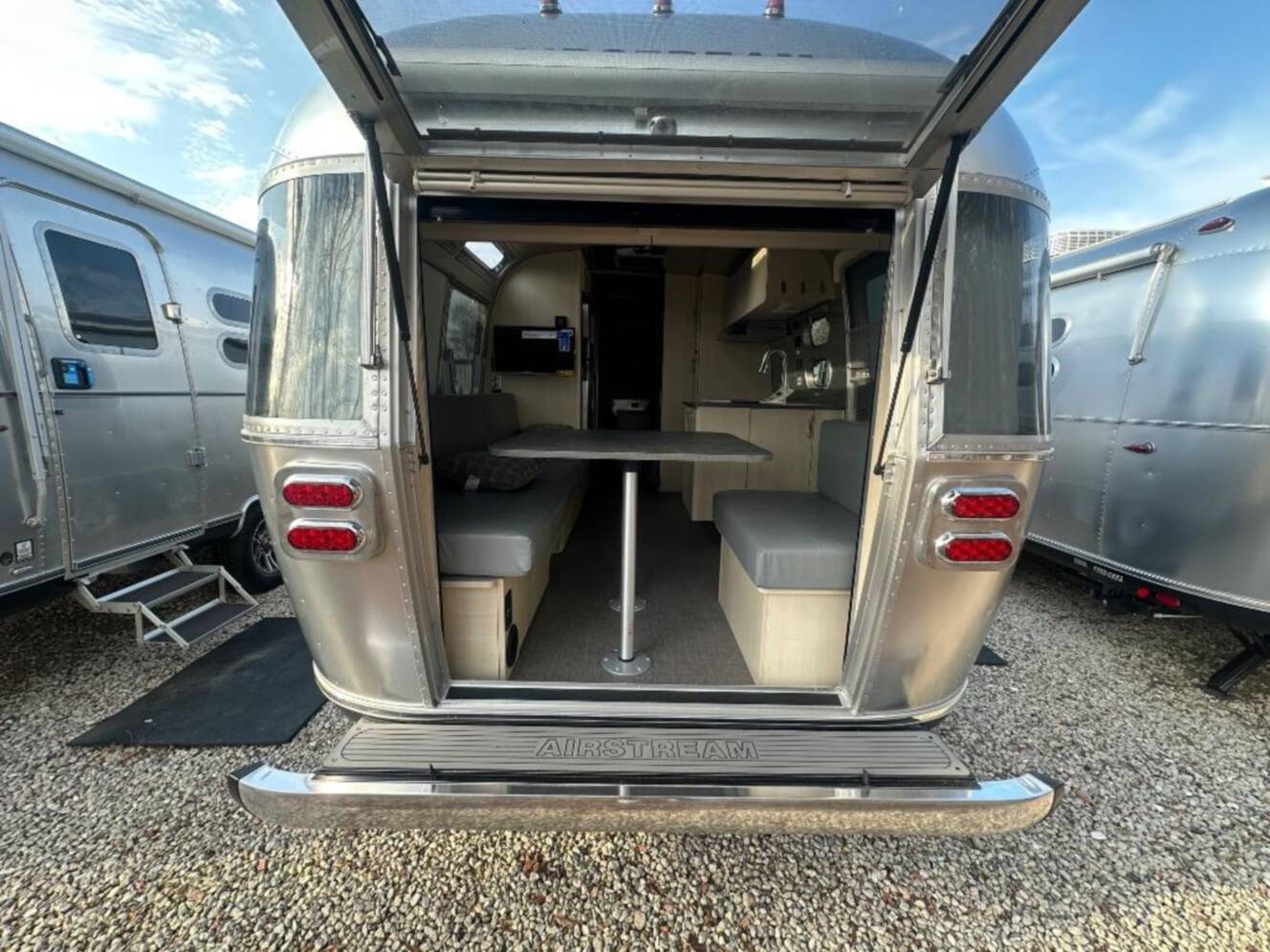 A photo of this 2026 Airstream Flying Cloud 25FB Twin Hatch With Solar and Lithium