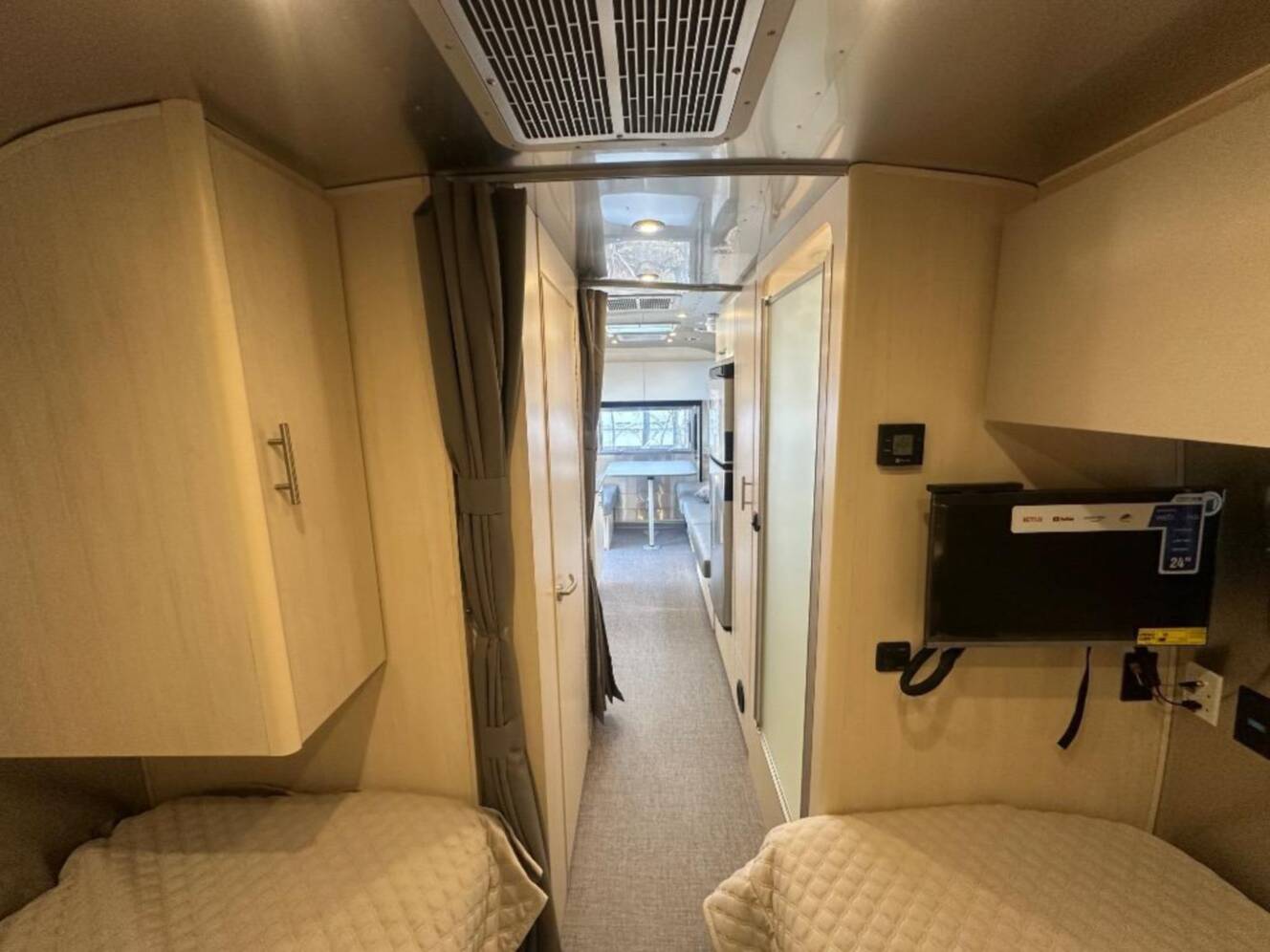 A photo of this 2026 Airstream Flying Cloud 25FB Twin Hatch With Solar and Lithium