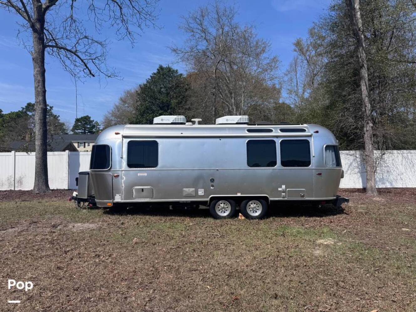A photo of this 2025 Airstream International 25FB Twin