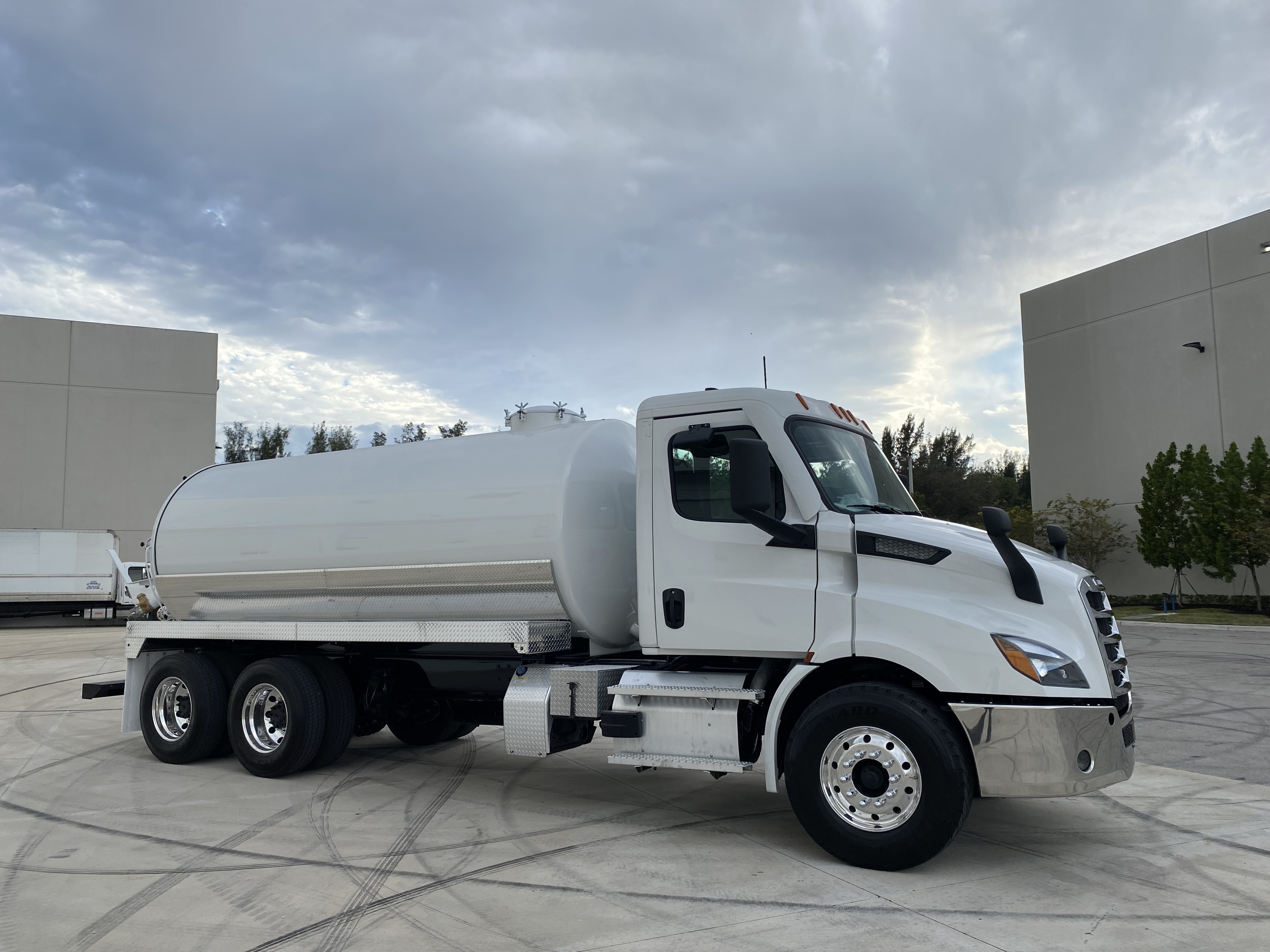 2022 FREIGHTLINER CASCADIA in Hialeah, FL