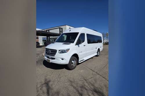 2023 Coachmen GALLERIA 24Q in plymouth MI