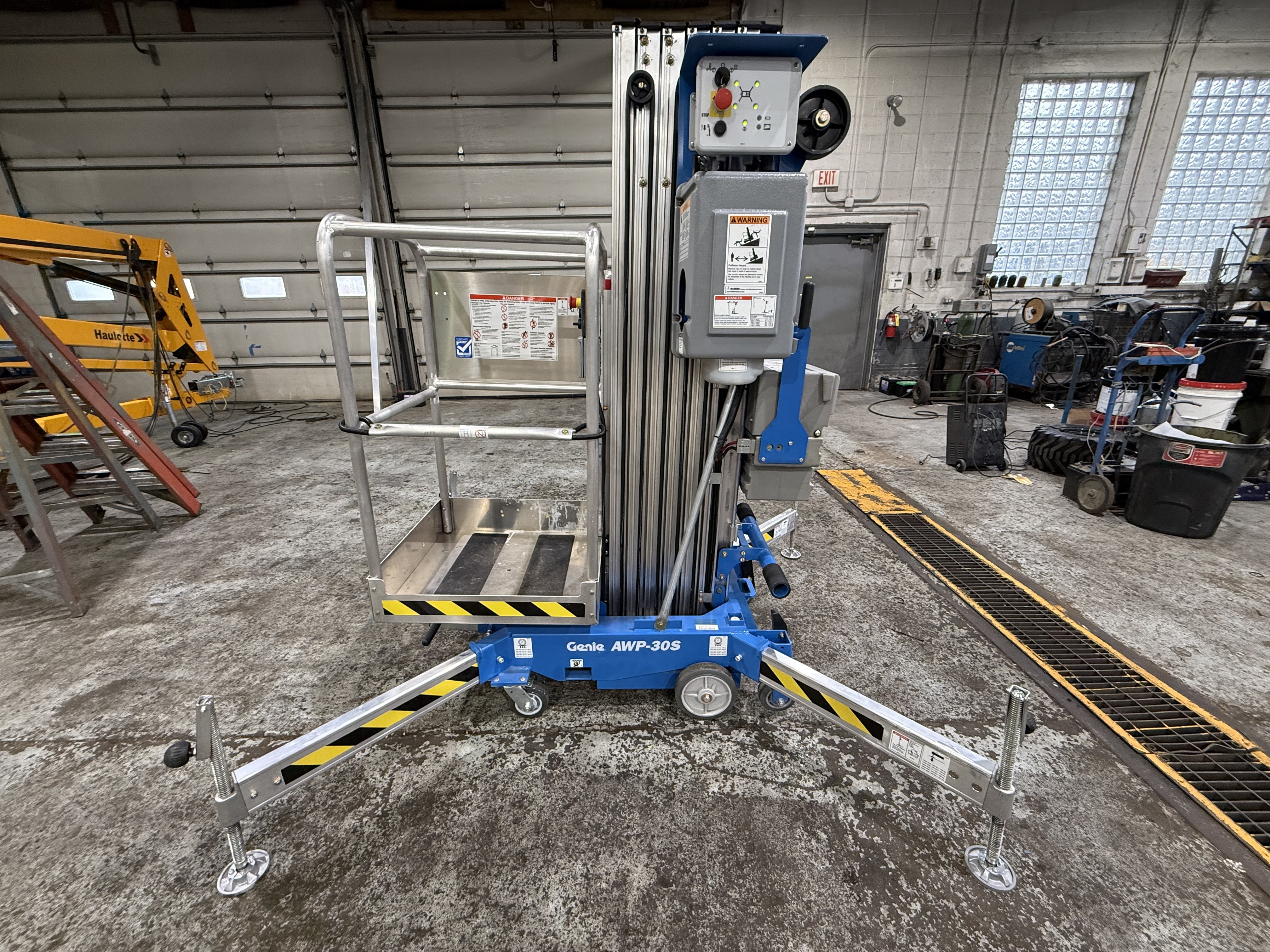 2025 GENIE AWP-30s in Grand Rapids, MI