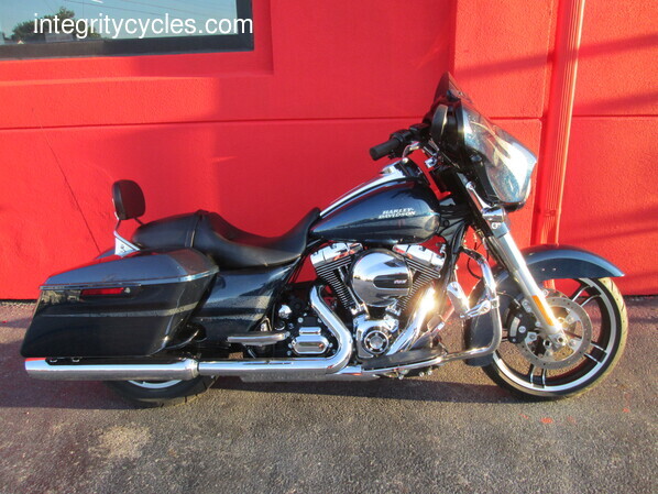 2016 Harley-Davidson STREET GLIDE FLHXS BASE in Lewis Center, OH