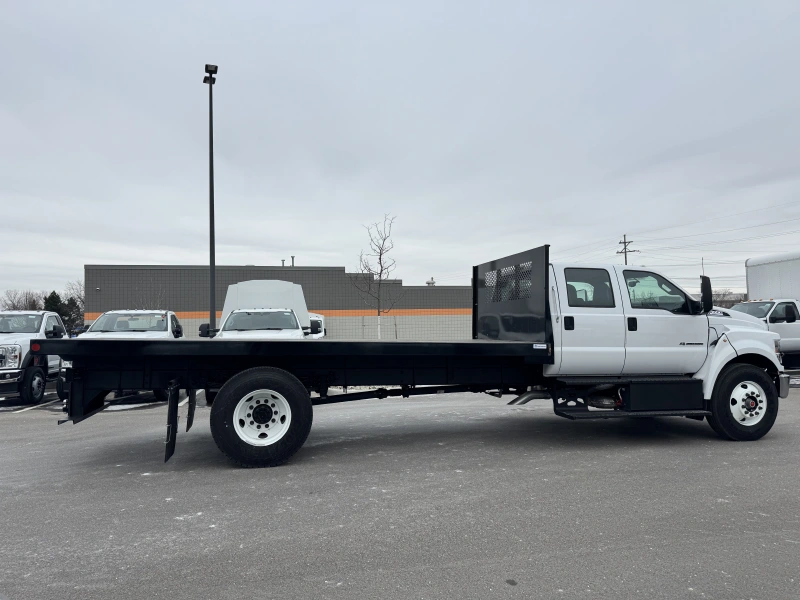 2025 FORD F650