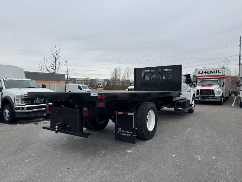 2025 FORD F650