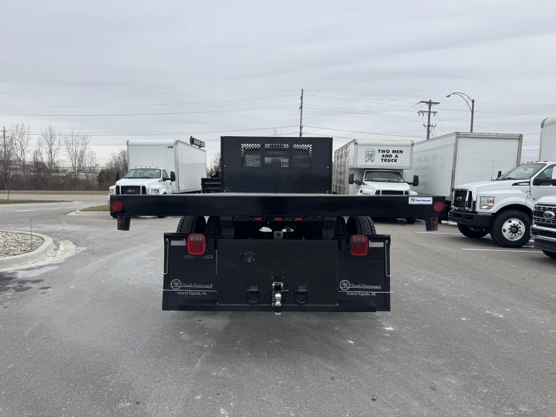 2025 FORD F650