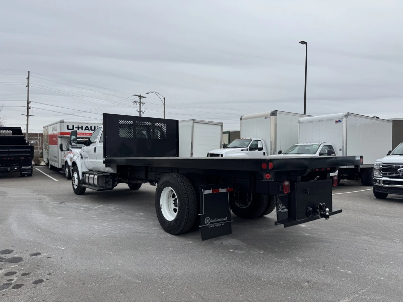 2025 FORD F650
