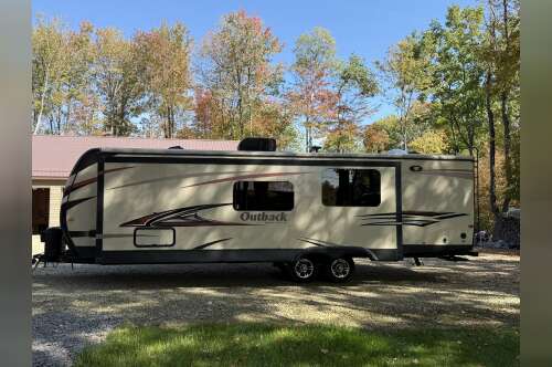 2015 Keystone OUTBACK SUPER-LITE 300RB in centerville PA