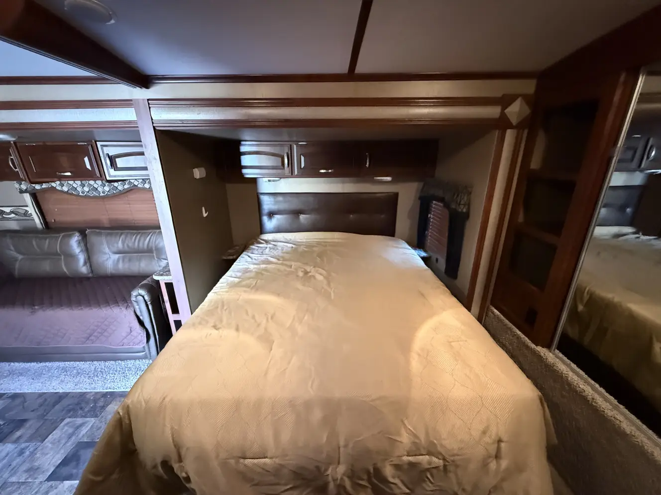 A photo of this 2015 Keystone OUTBACK SUPER-LITE 300RB