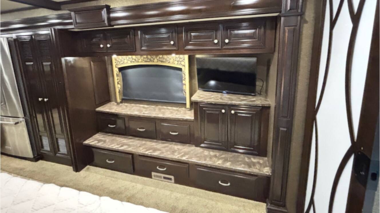 A photo of this 2015 Thor Motor Coach TUSCANY 45AT