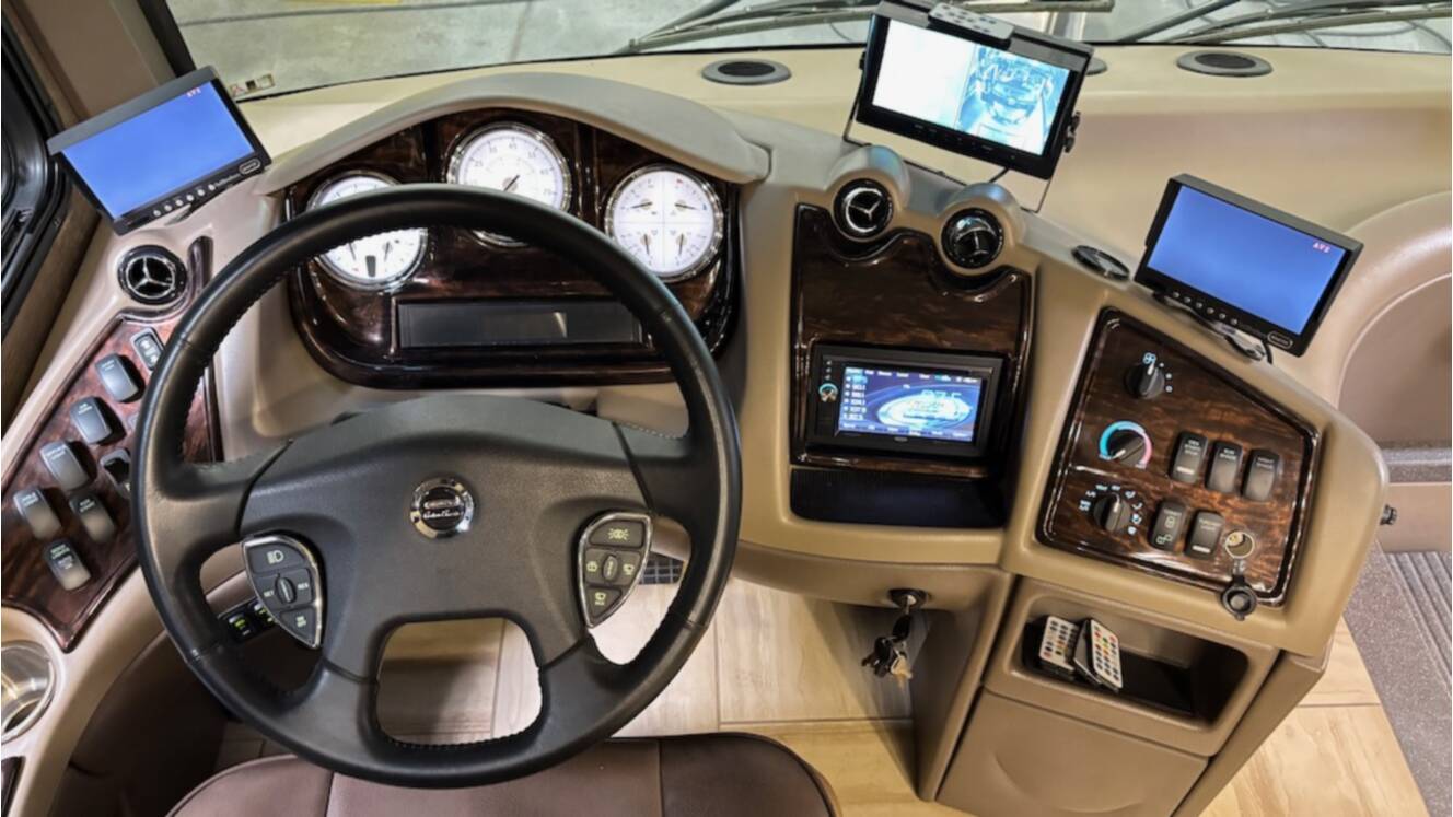 A photo of this 2015 Thor Motor Coach TUSCANY 45AT