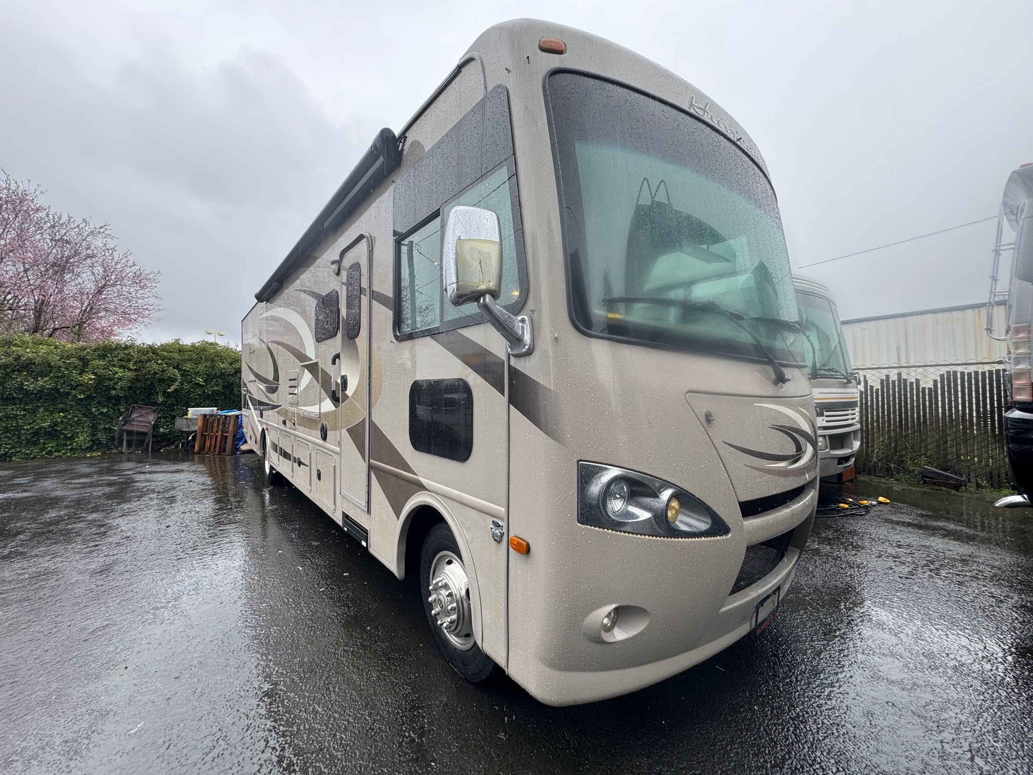 2015 Thor Motor Coach HURRICANE 34F in gresham OR