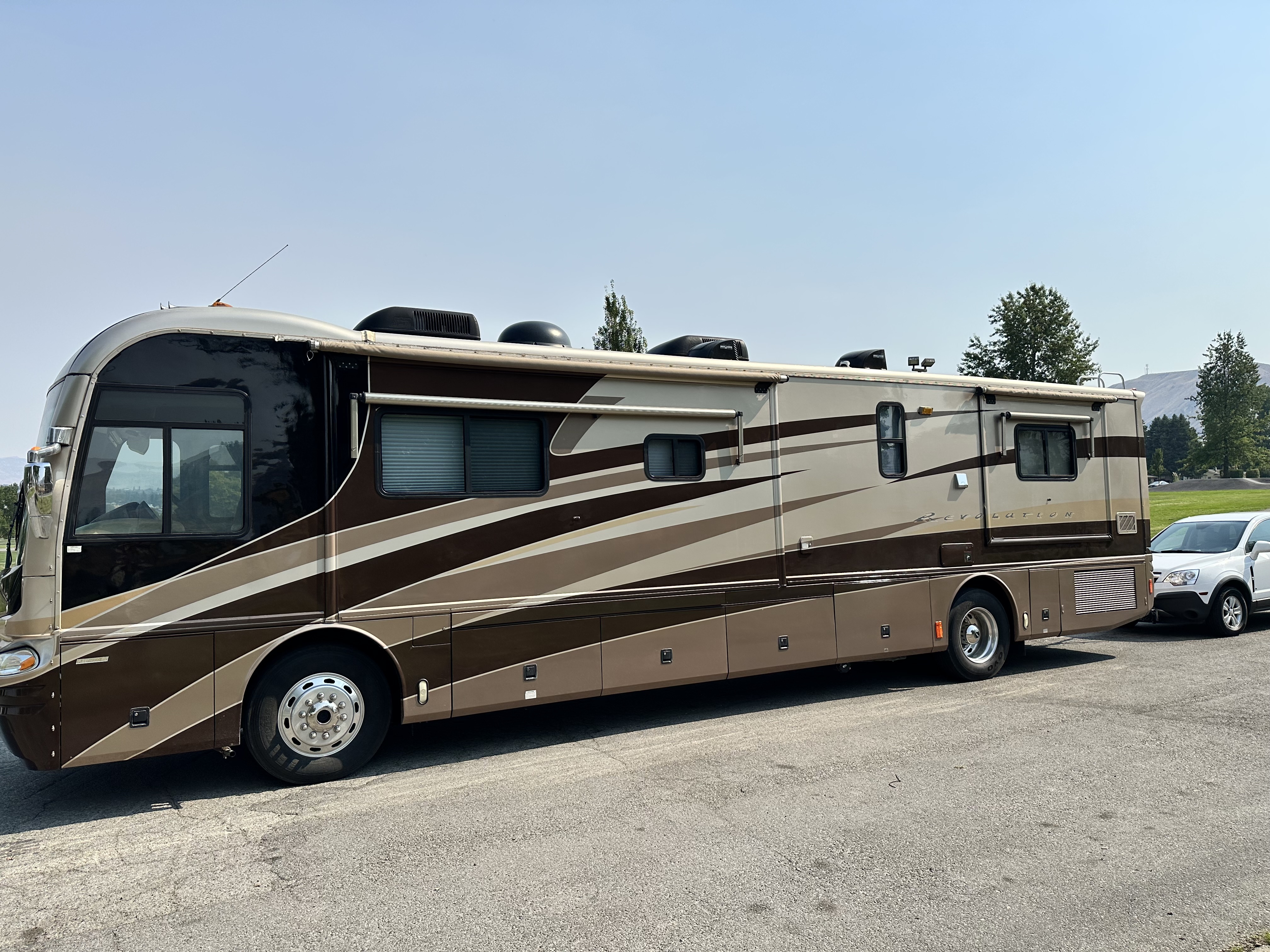 2004 Fleetwood REVOLUTION LE 40 RV