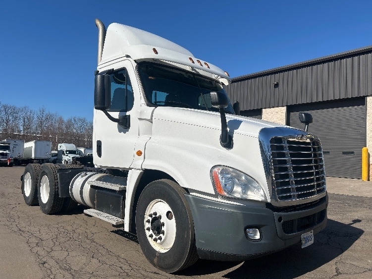 2019 FREIGHTLINER CASCADIA 125 in Jessup, PA
