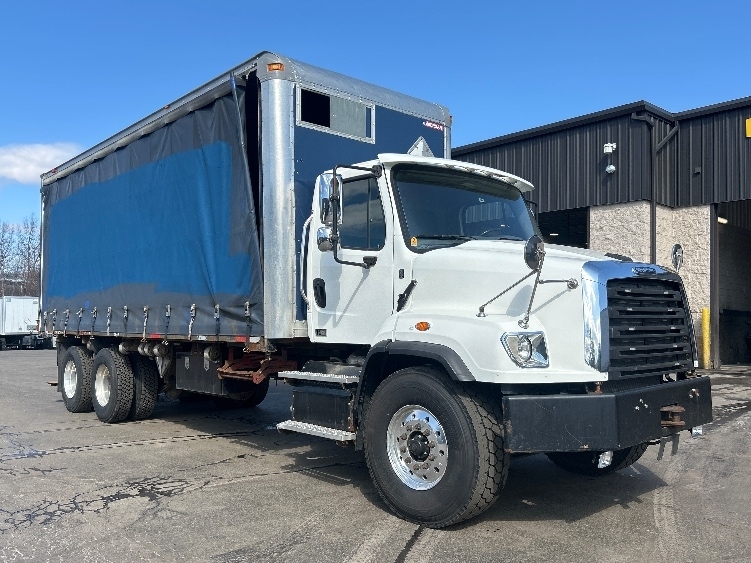 2017 FREIGHTLINER 114 SD in Jessup, PA