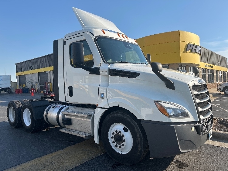 2021 FREIGHTLINER CASCADIA 126 in Springfield, MO
