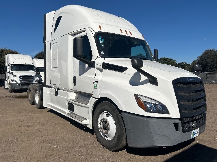 2020 FREIGHTLINER CASCADIA 126 in Fontana, CA