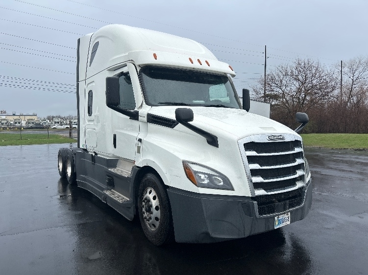 2022 FREIGHTLINER CASCADIA 126 in Indianapolis, IN