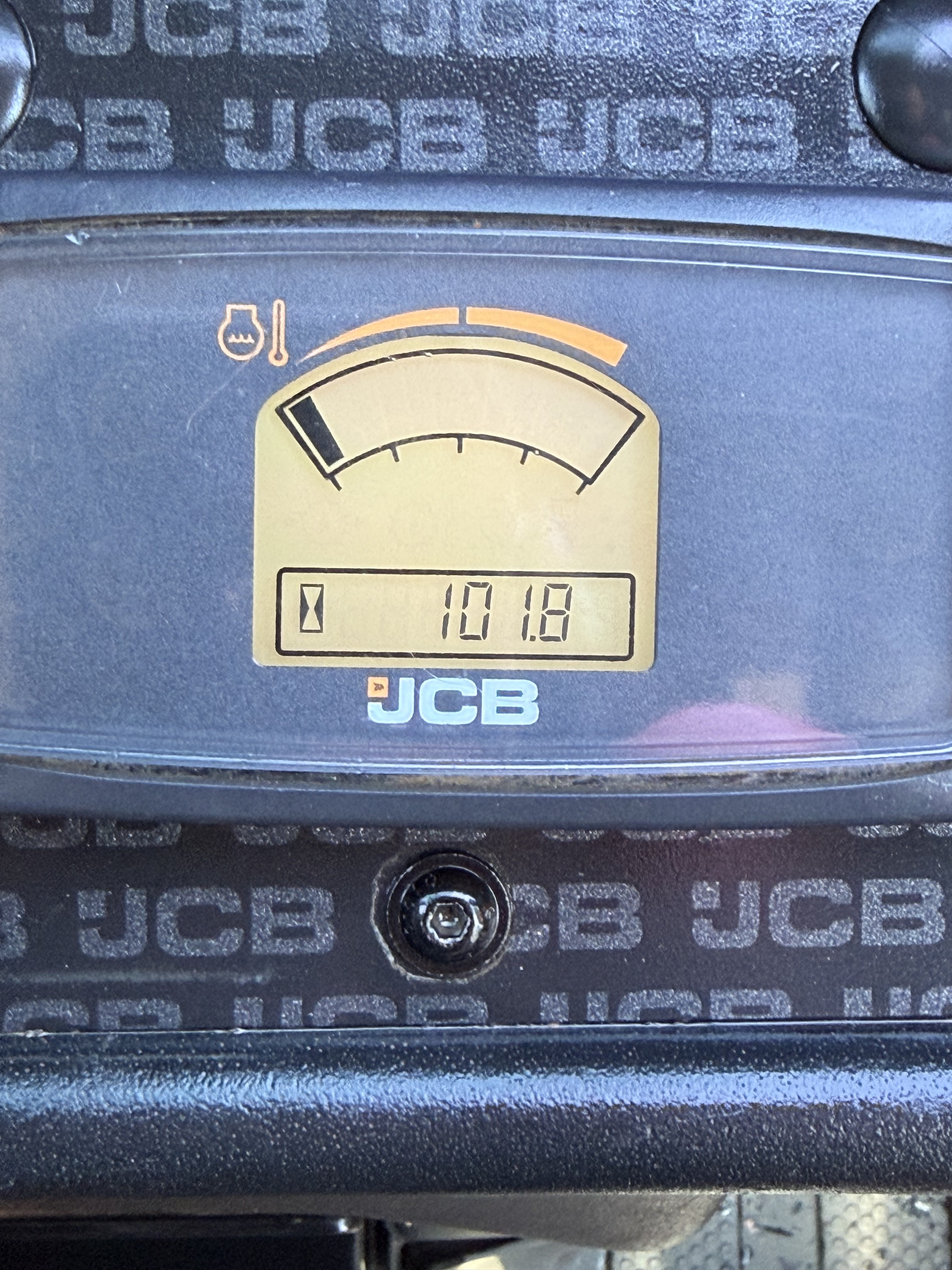 2022 JCB 1CXT in Leesburg, VA