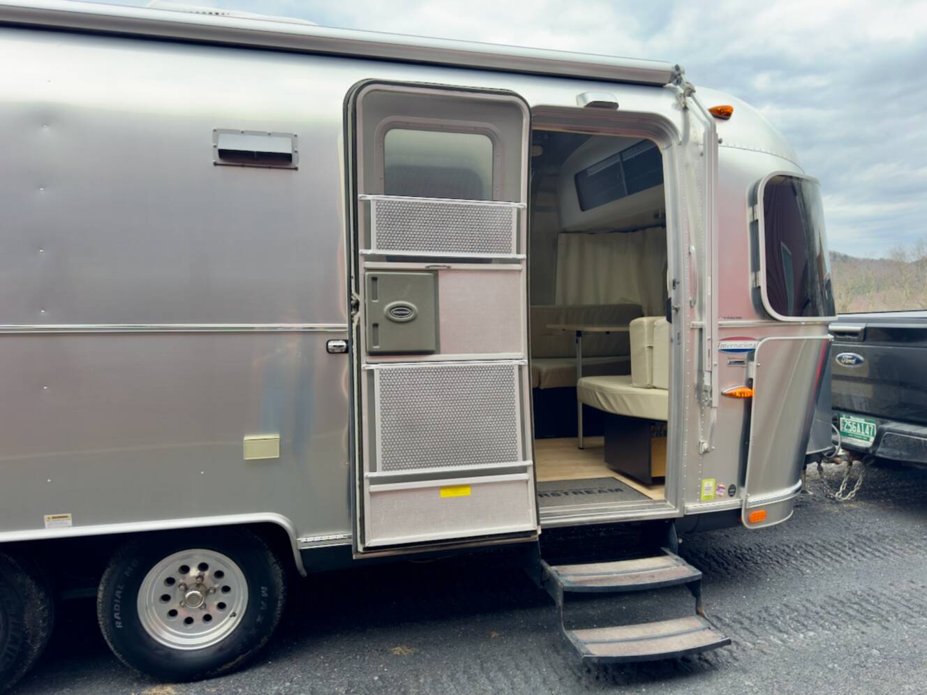 A photo of this 2013 Airstream INTERNATIONAL SIGNATURE 23D