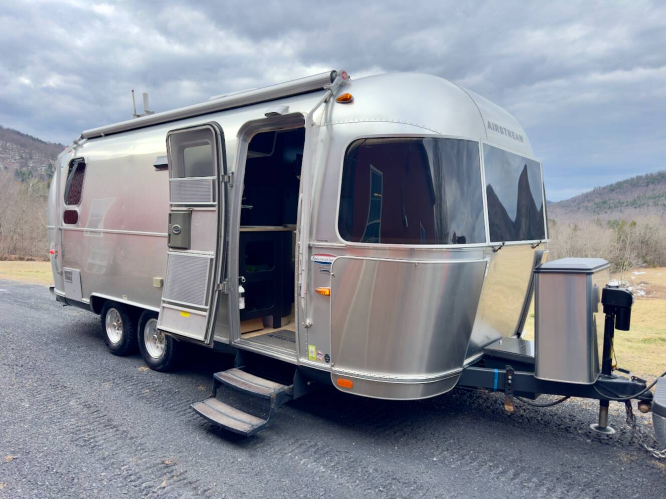 A photo of this 2013 Airstream INTERNATIONAL SIGNATURE 23D