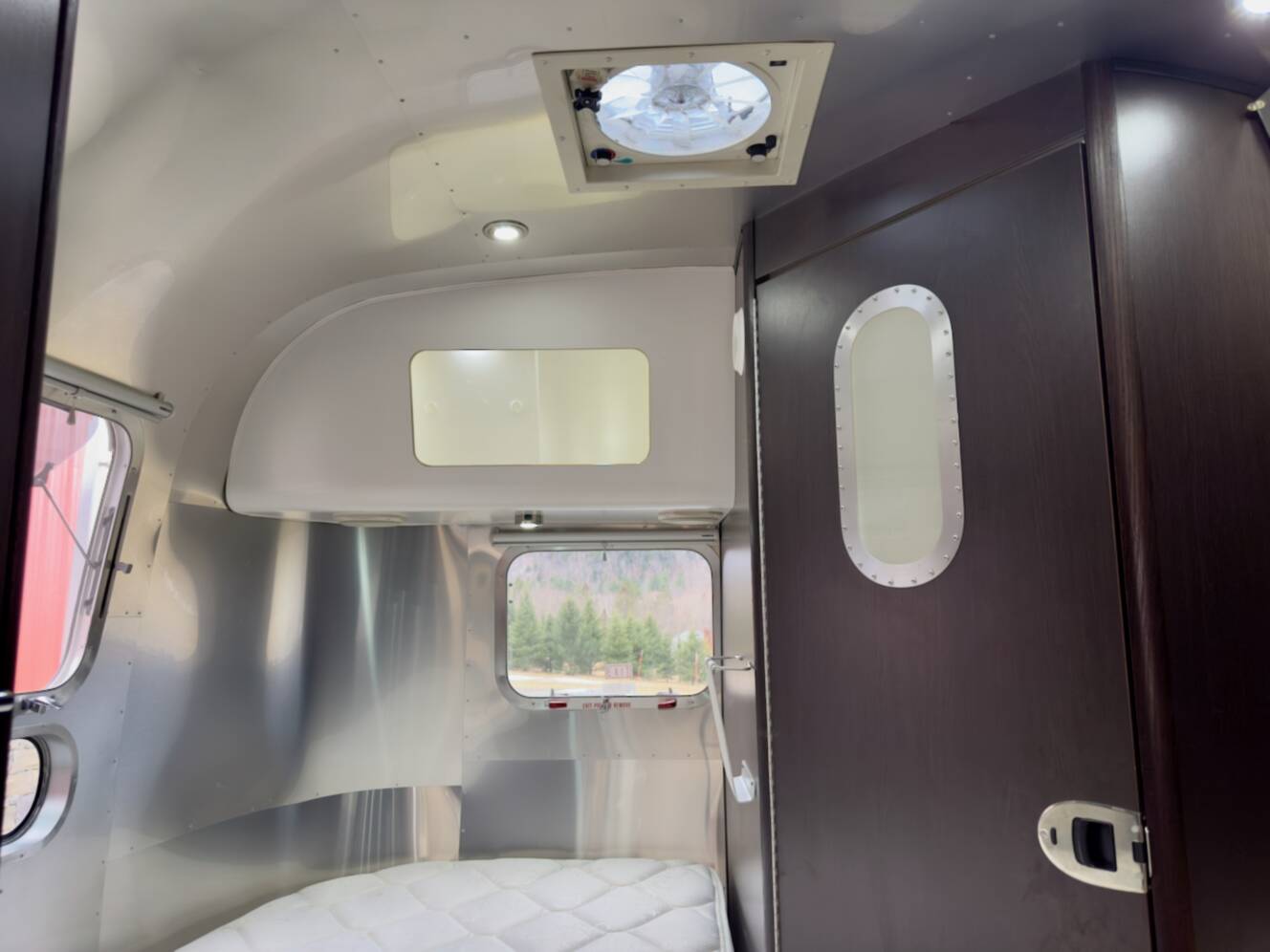 A photo of this 2013 Airstream INTERNATIONAL SIGNATURE 23D