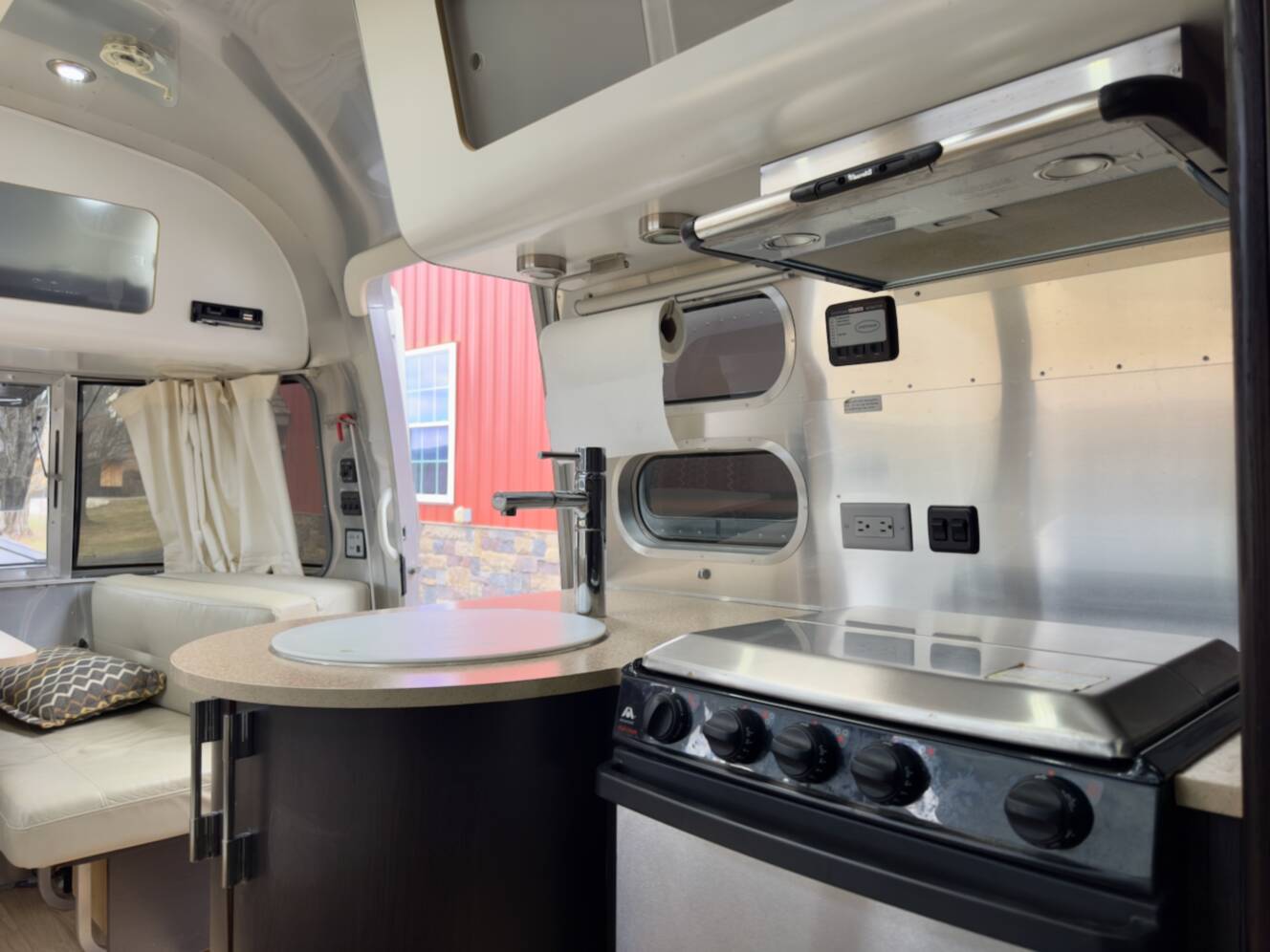 A photo of this 2013 Airstream INTERNATIONAL SIGNATURE 23D