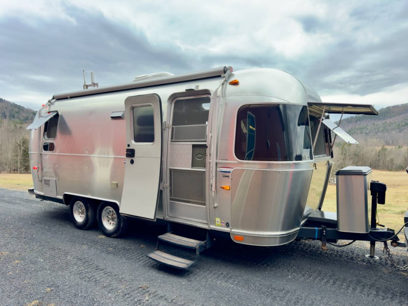 A photo of this 2013 Airstream INTERNATIONAL SIGNATURE 23D