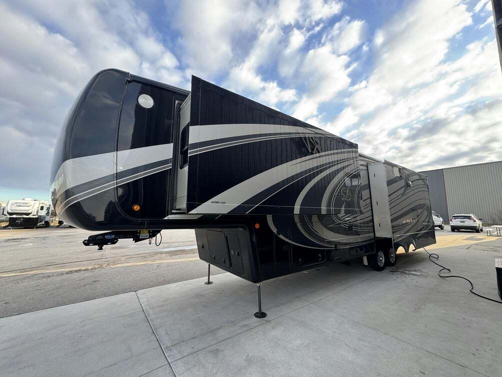 2021 DRV Mobile Suite 40KSSB4 in holland MI