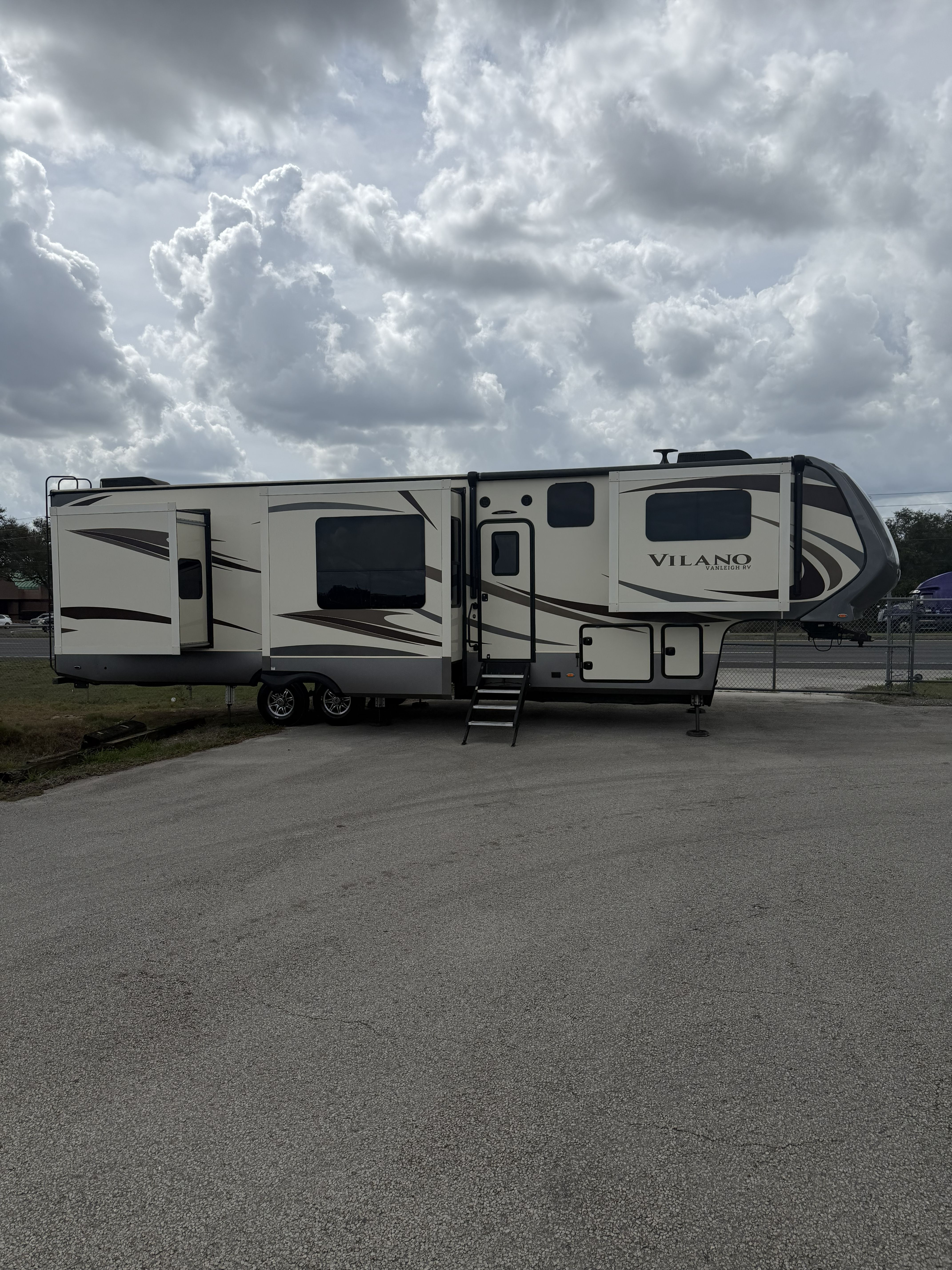 2019 Vanleigh VILANO 375 FL RV