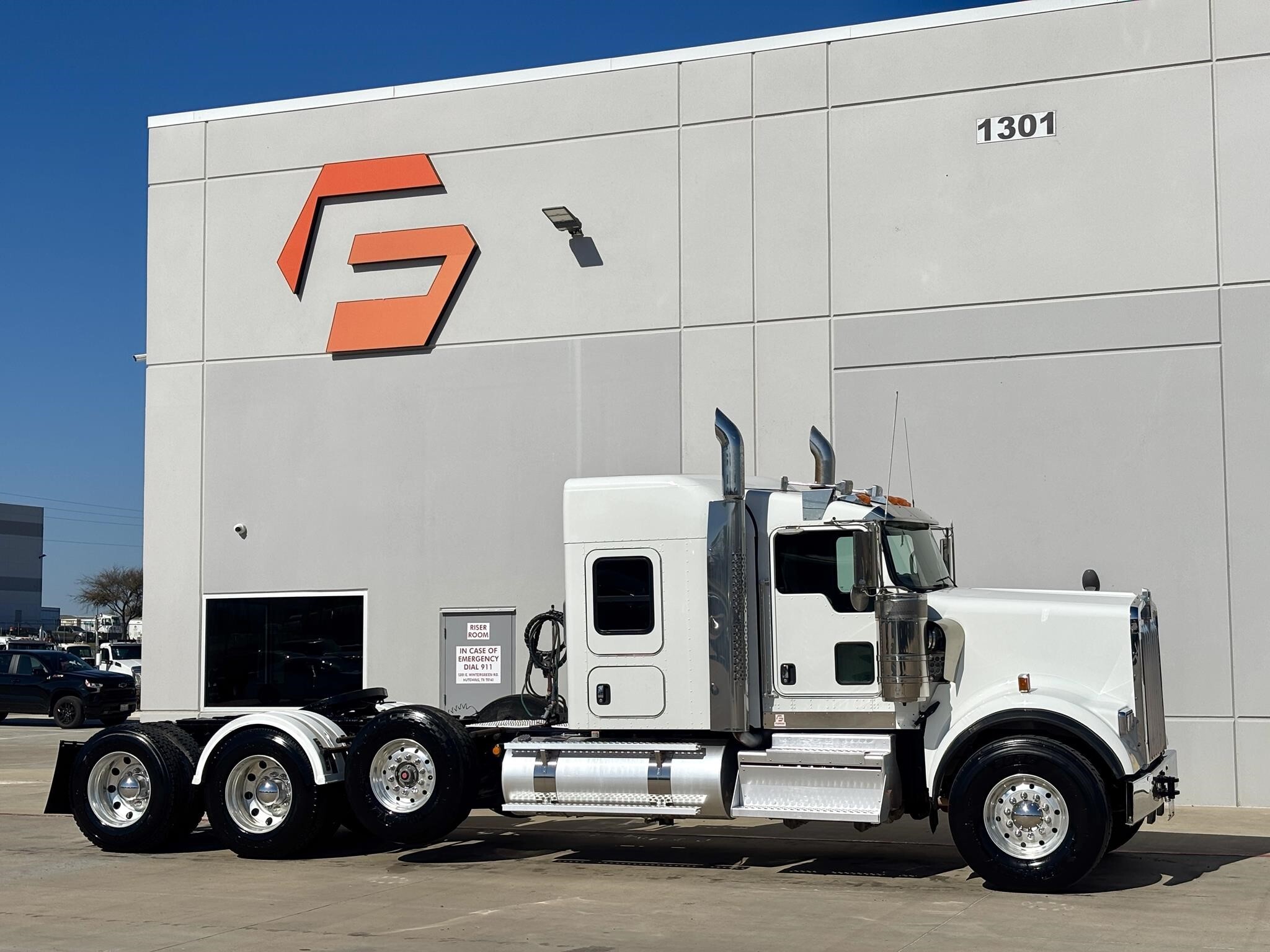 Used 2022 Kenworth W900 For Sale in Hutchins, TX 5038457759