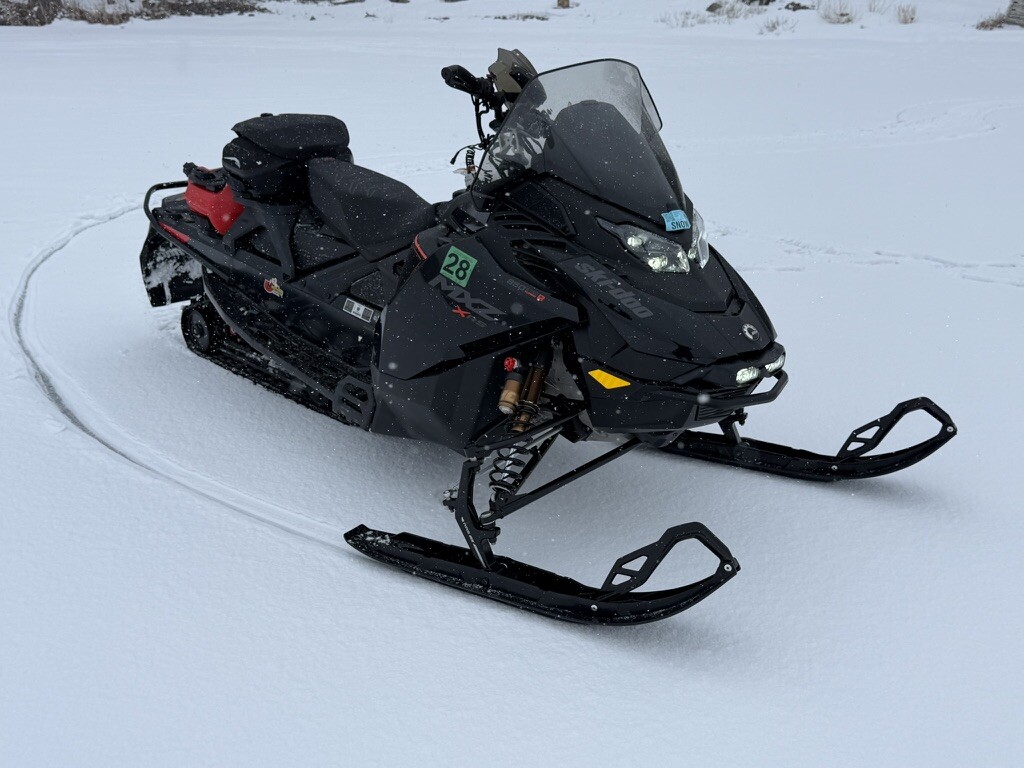 スノーモービル　2002 Skidoo TUNDRA R 中古 2002 Ski Doo 300 Tundra II R - YouTube