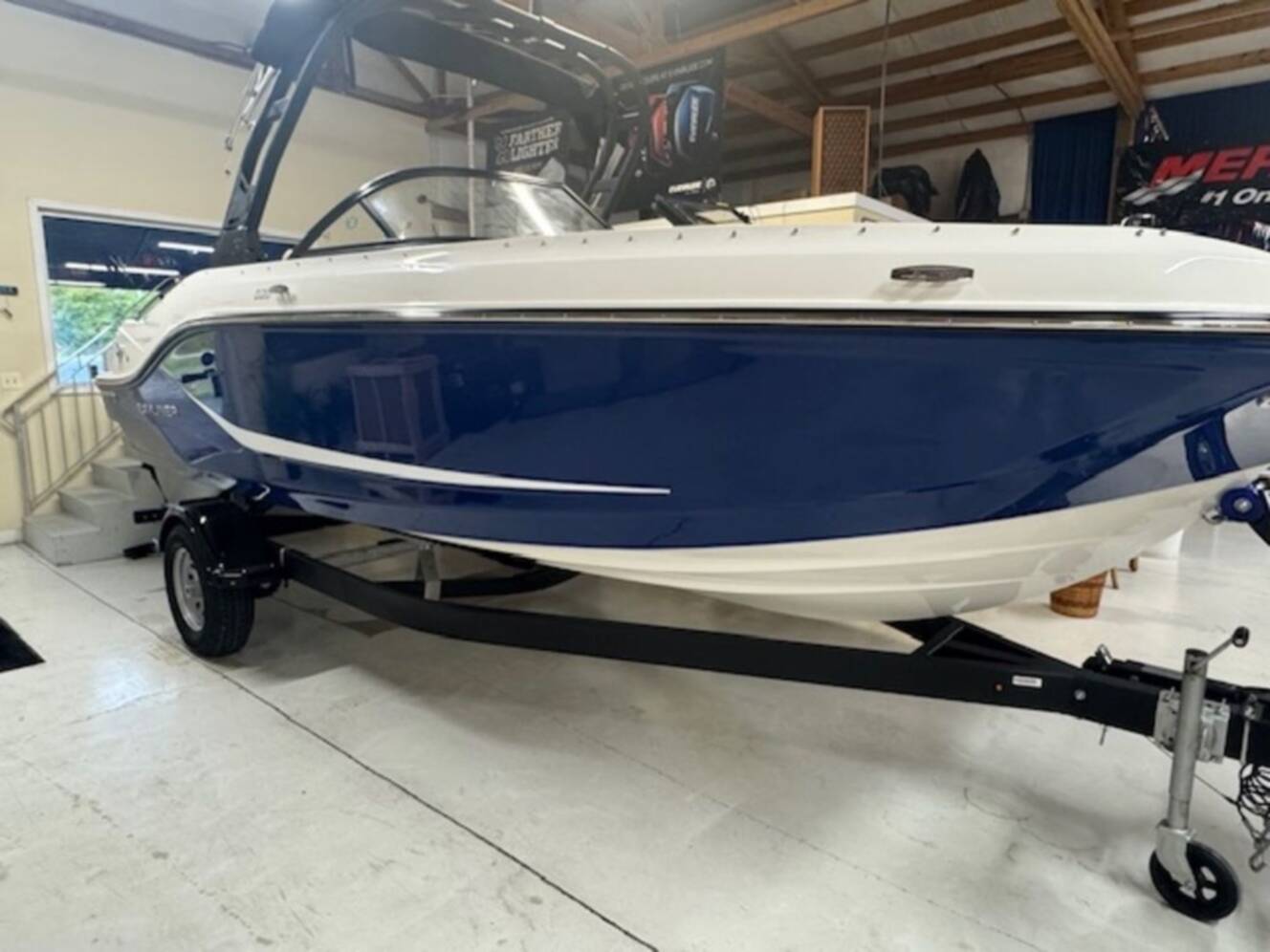 A photo of this 2025 Bayliner D20