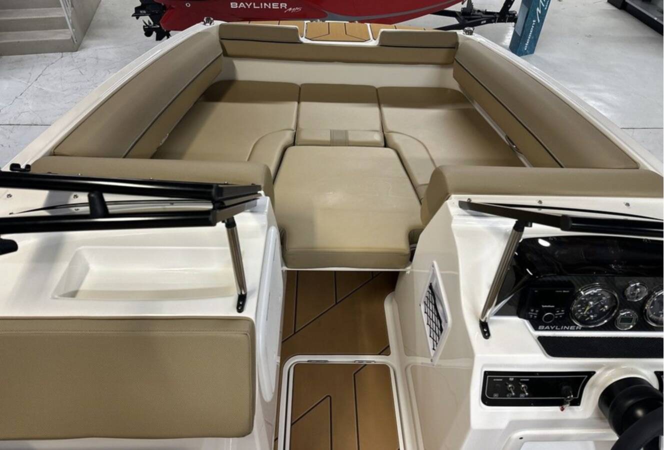 A photo of this 2025 Bayliner D20