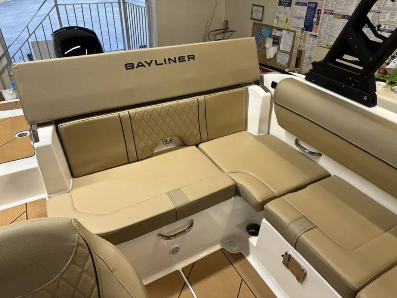A photo of this 2025 Bayliner D20