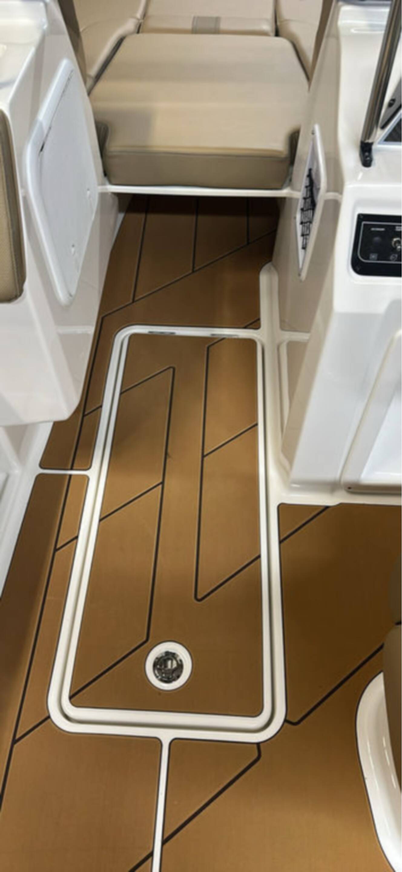 A photo of this 2025 Bayliner D20