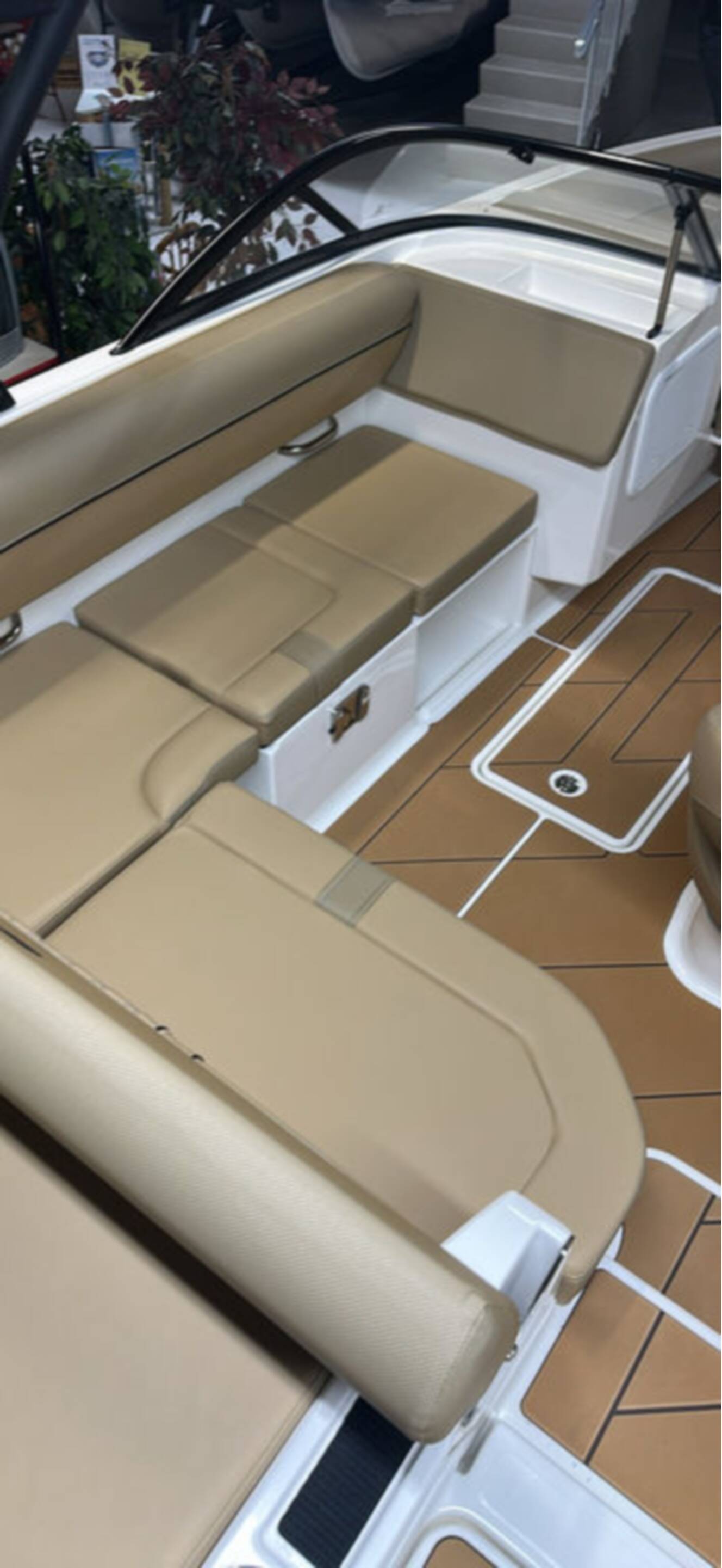 A photo of this 2025 Bayliner D20