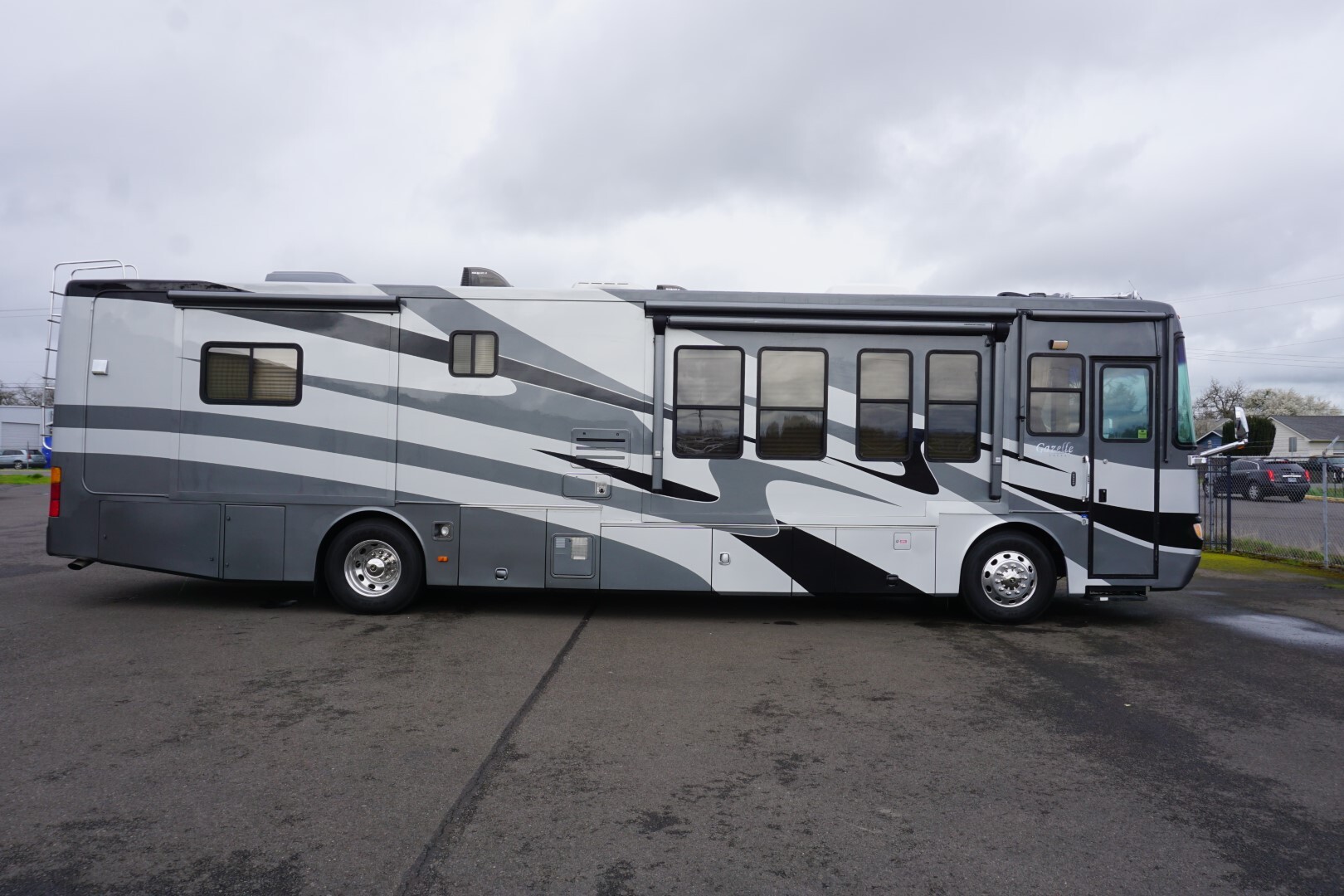 2005 Safari GAZELLE 40' PAQ in junction city OR